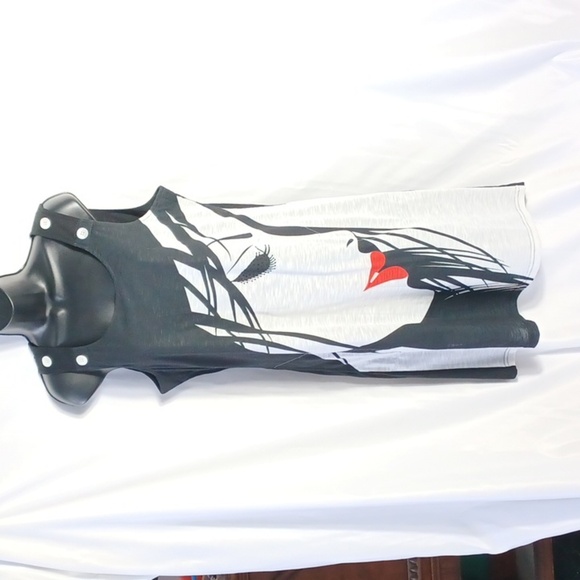 New Label Sleeveless Graphic Design Midi Black & White T-shirt material Dress - Picture 1 of 6